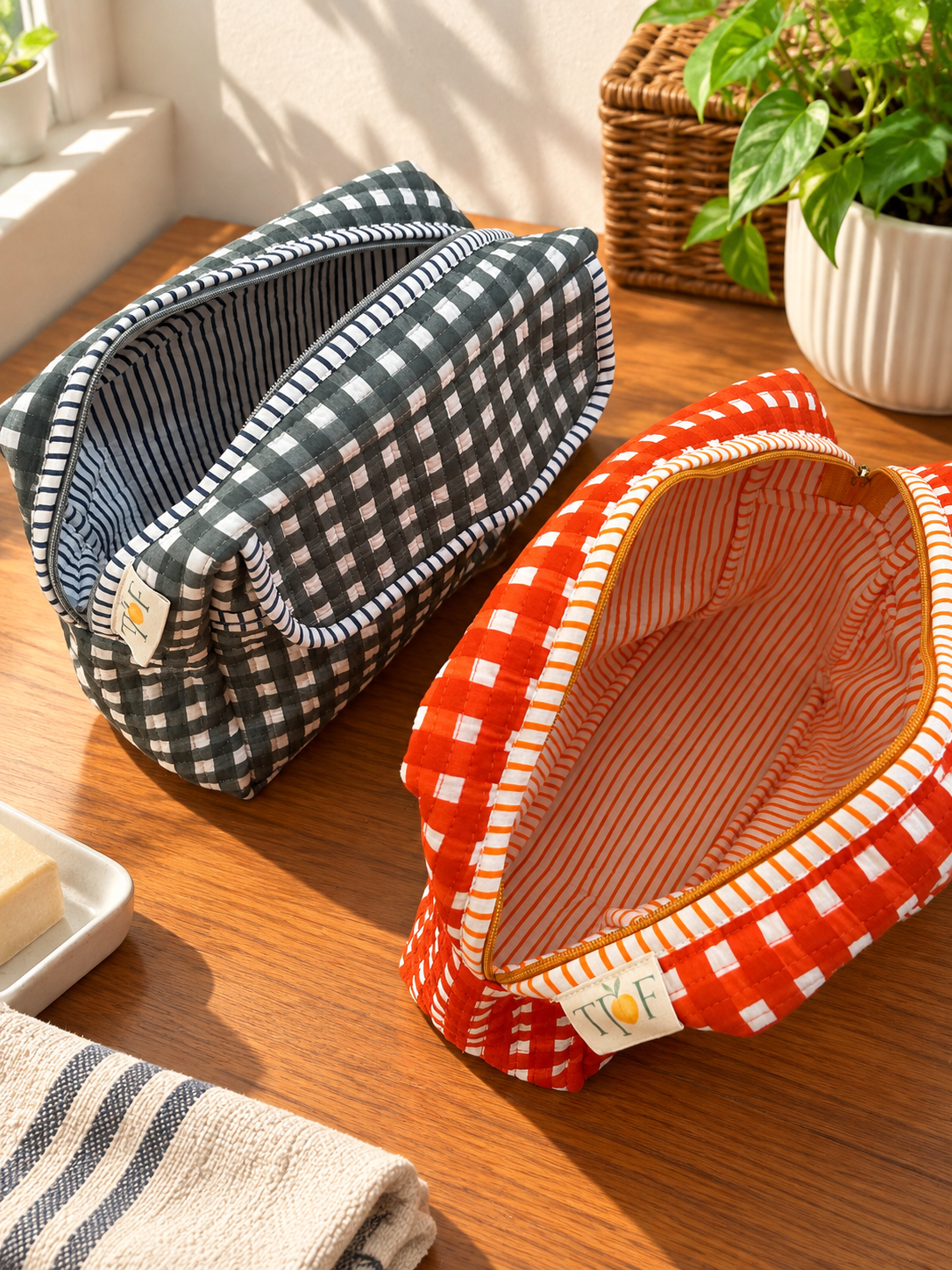 Sunday Pair Wash Bags